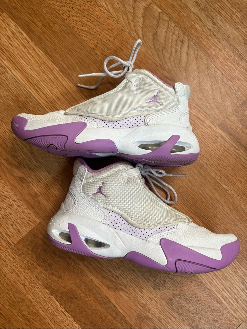 Jordan Max Aura 4 White Purple Grape Size 6 Big Kid